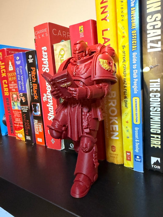 Sci-Fi Warrior Bookend – Armored Soldier Reading Figurine for Bookshelf Decor