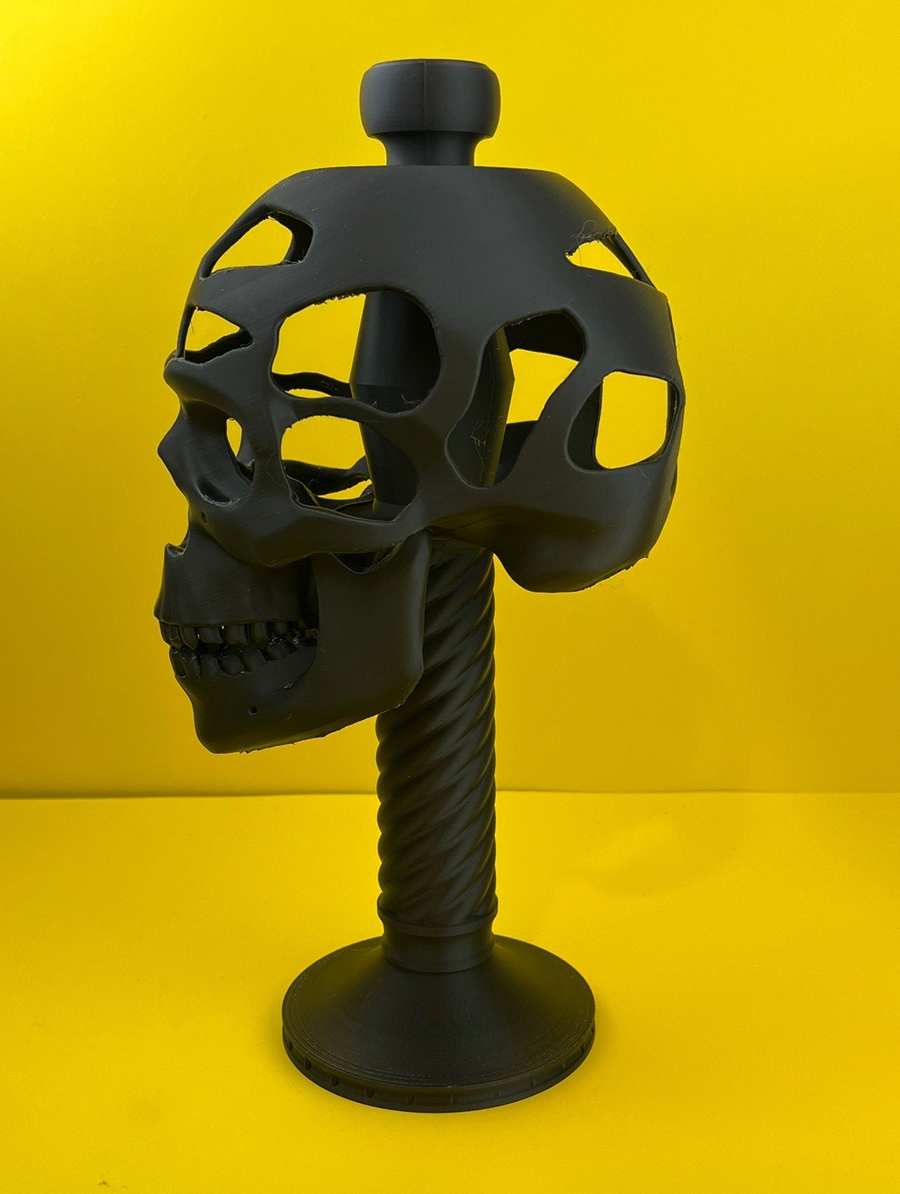 Skull Helmet and Mask Display Stand – Adjustable Skeleton Design for Helmets, Cosplay, and Masks