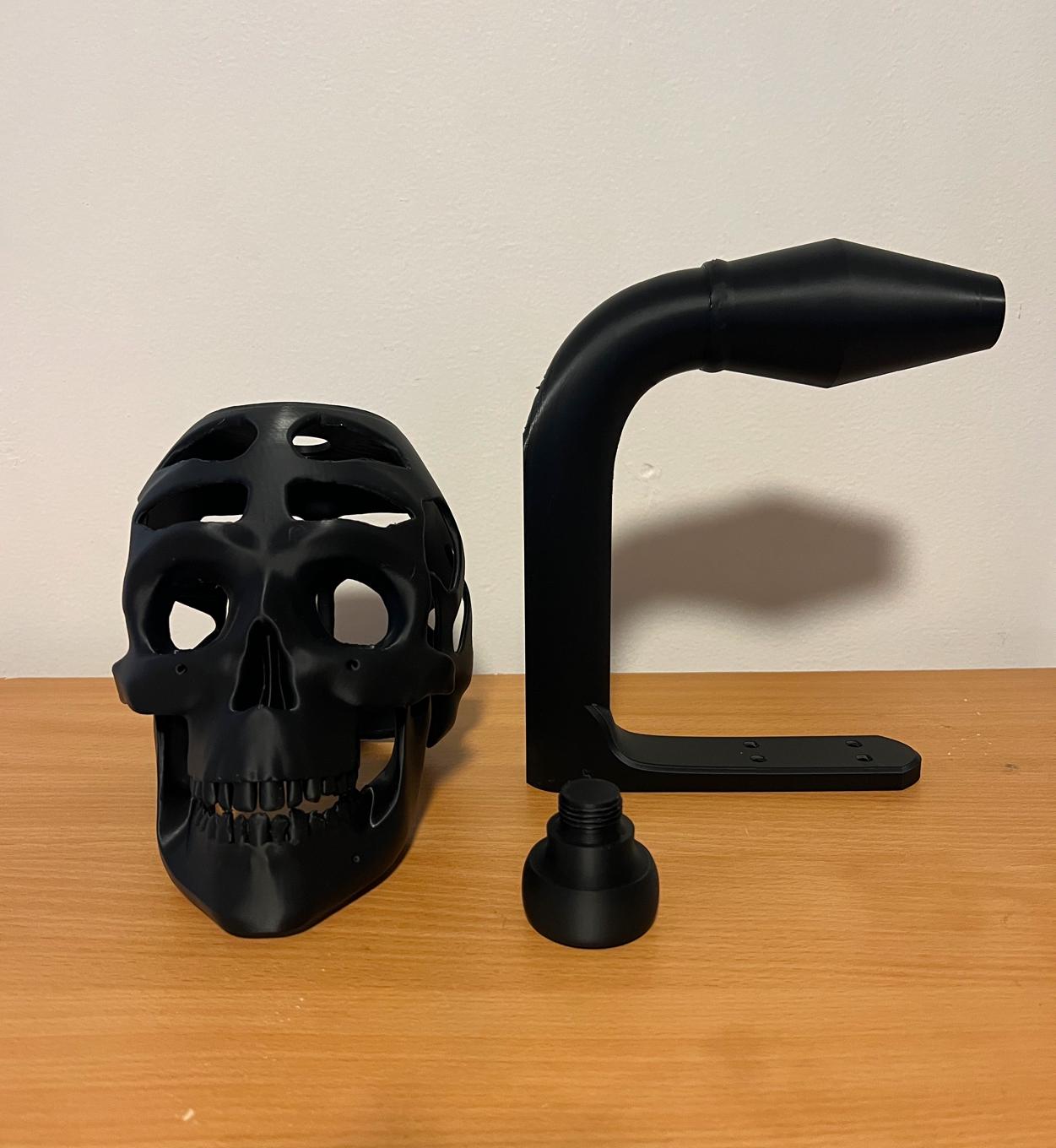 Wall-Mounted Skull Helmet Display Stand – Perfect for Motorcycle and Cosplay Helmets