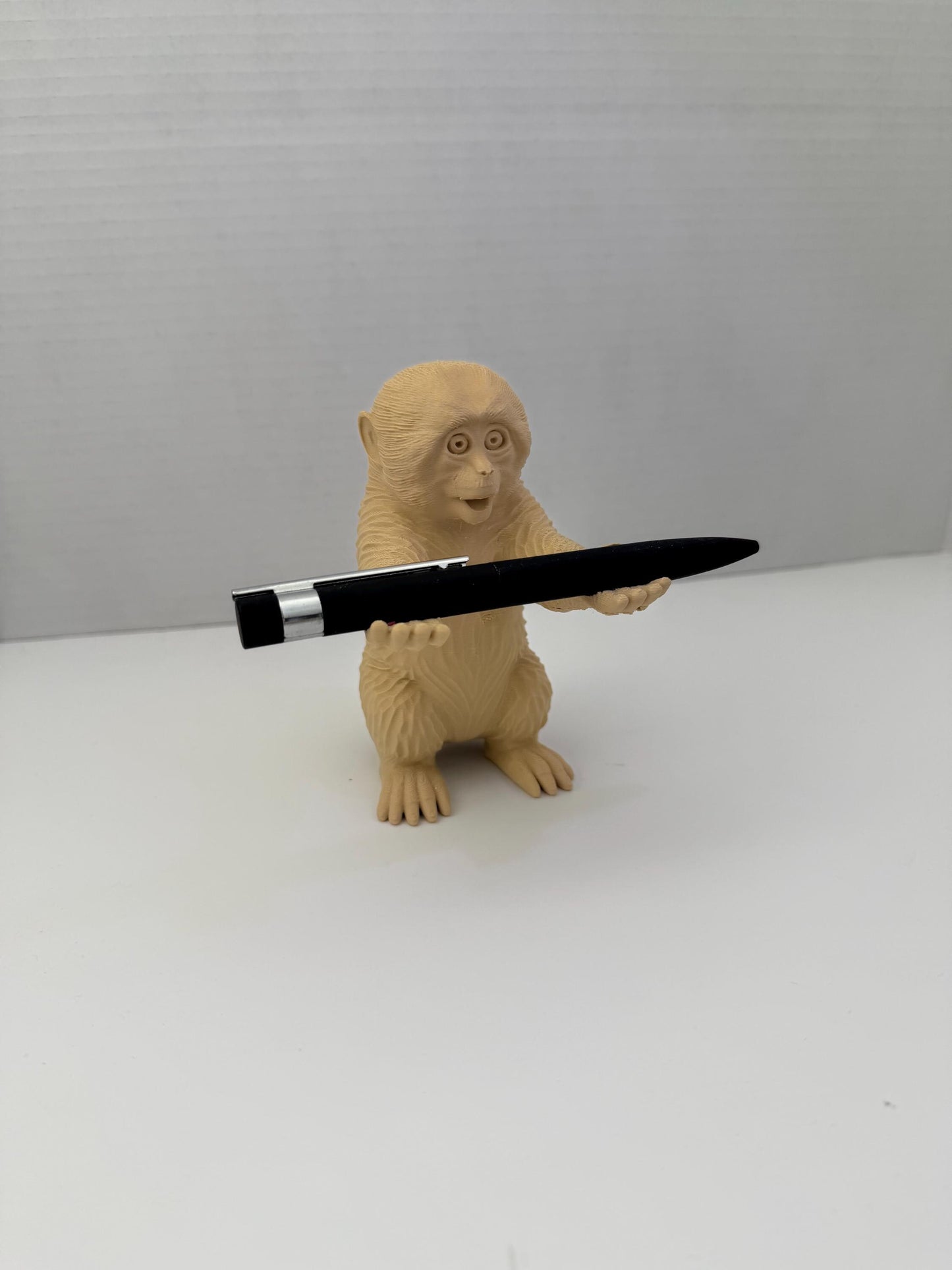 Viral Punch Monkey Pen Holder – Funny Monkey Desk Decor, Cute Office Gadget, Unique Gift for Coworkers & Home Office Setup