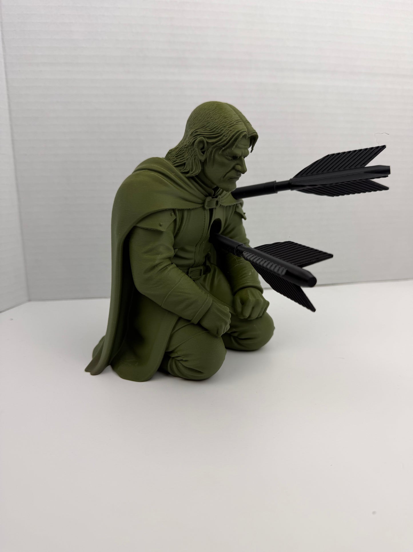 Boromir Pen Holder – Lord Of the Ring Fallen Warrior Desk Organizer
