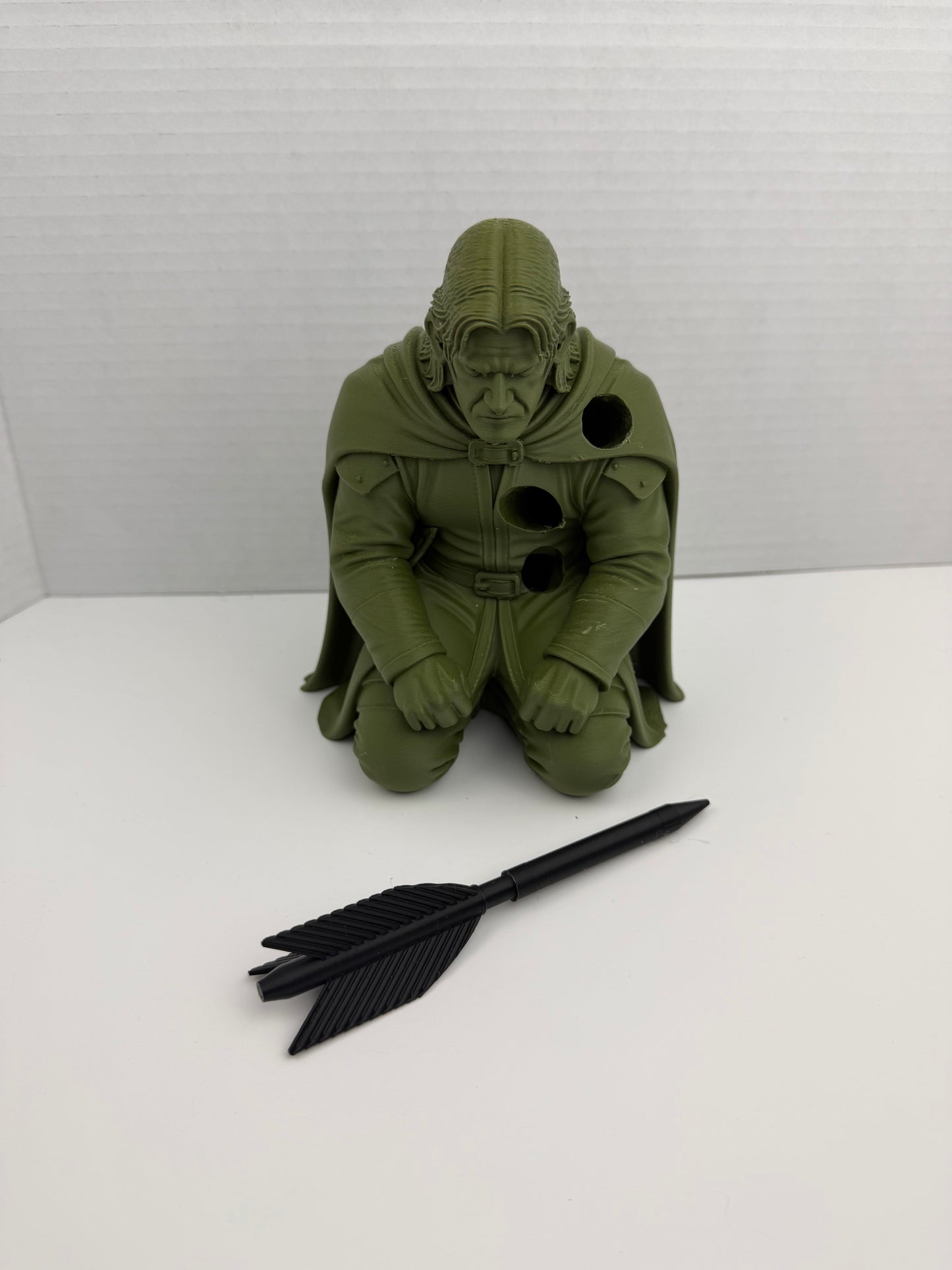 Boromir Pen Holder – Lord Of the Ring Fallen Warrior Desk Organizer