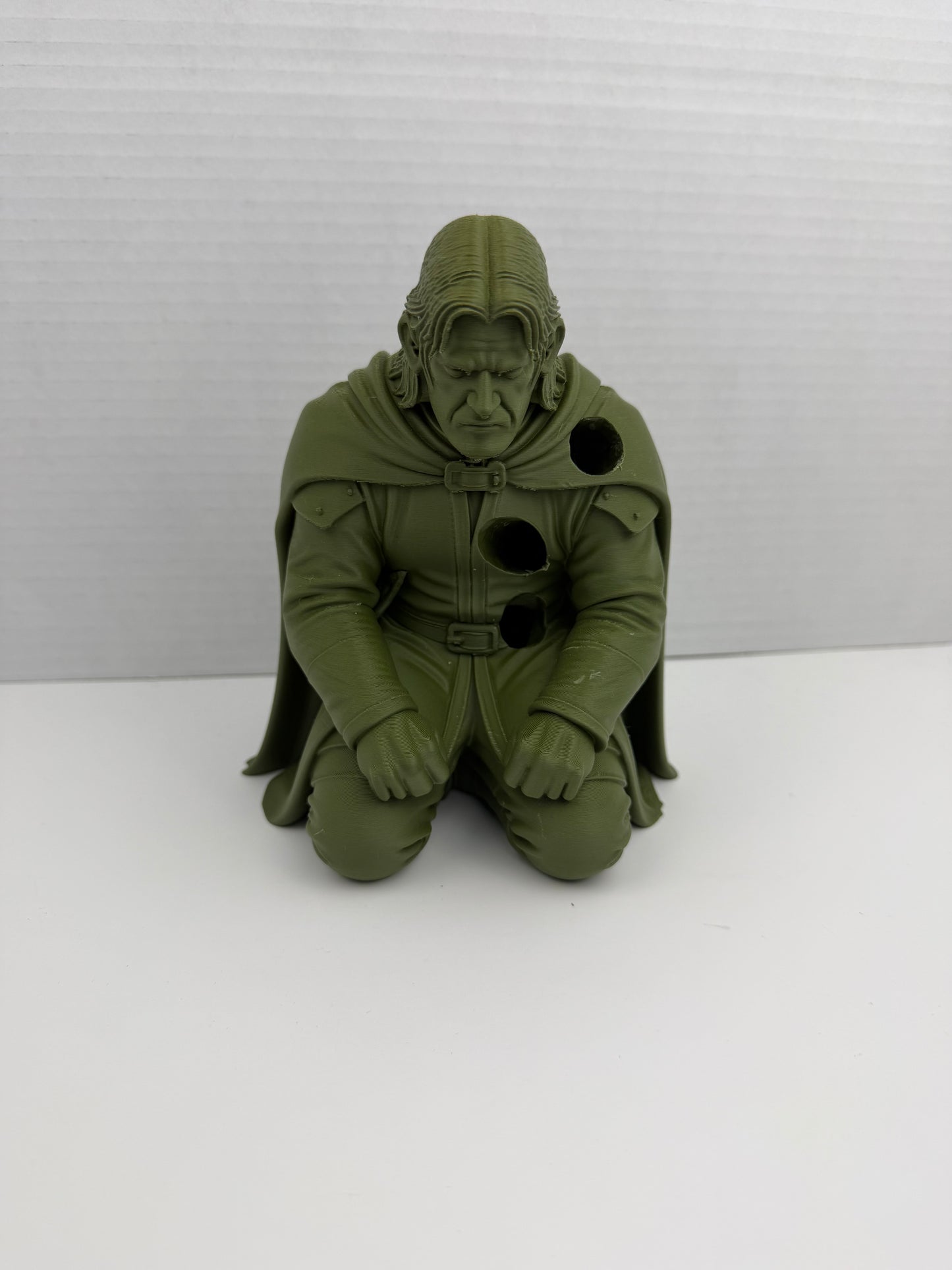 Boromir Pen Holder – Lord Of the Ring Fallen Warrior Desk Organizer