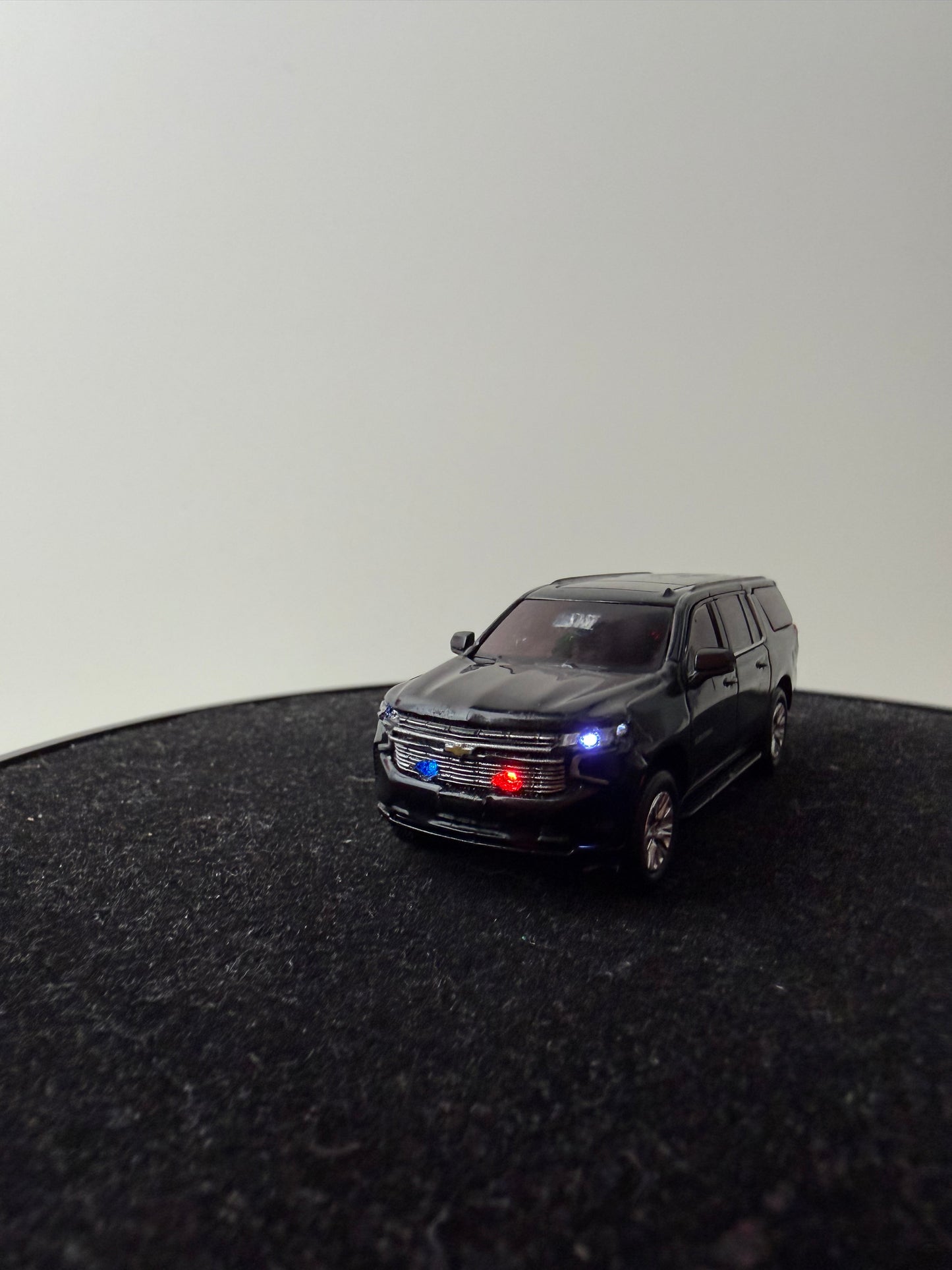 1:64 Scale LED Lighted SUV Model – Remote Controlled Lights – Custom Diecast Display Car