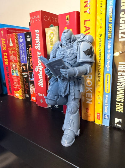 Sci-Fi Warrior Bookend – Armored Soldier Reading Figurine for Bookshelf Decor