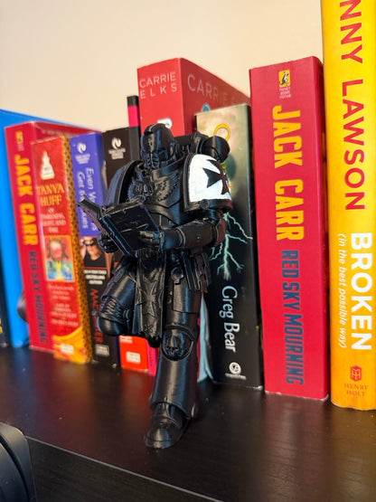 Sci-Fi Warrior Bookend – Armored Soldier Reading Figurine for Bookshelf Decor