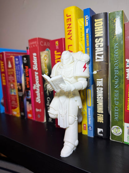Sci-Fi Warrior Bookend – Armored Soldier Reading Figurine for Bookshelf Decor