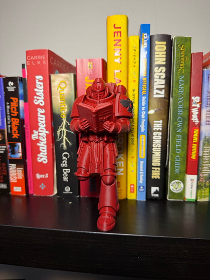 Sci-Fi Warrior Bookend – Armored Soldier Reading Figurine for Bookshelf Decor