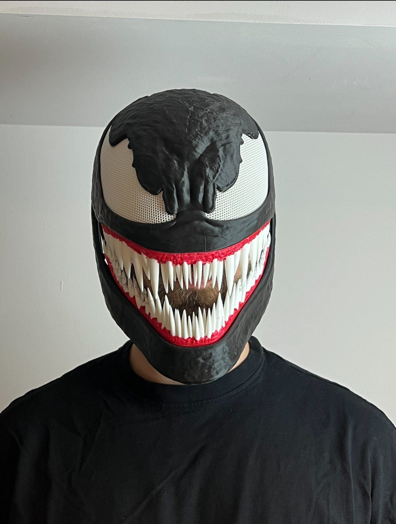 Ve-nom Mask with Moving Jaw - Full Face Cosplay Accessory - 3D printed Venm Helmet