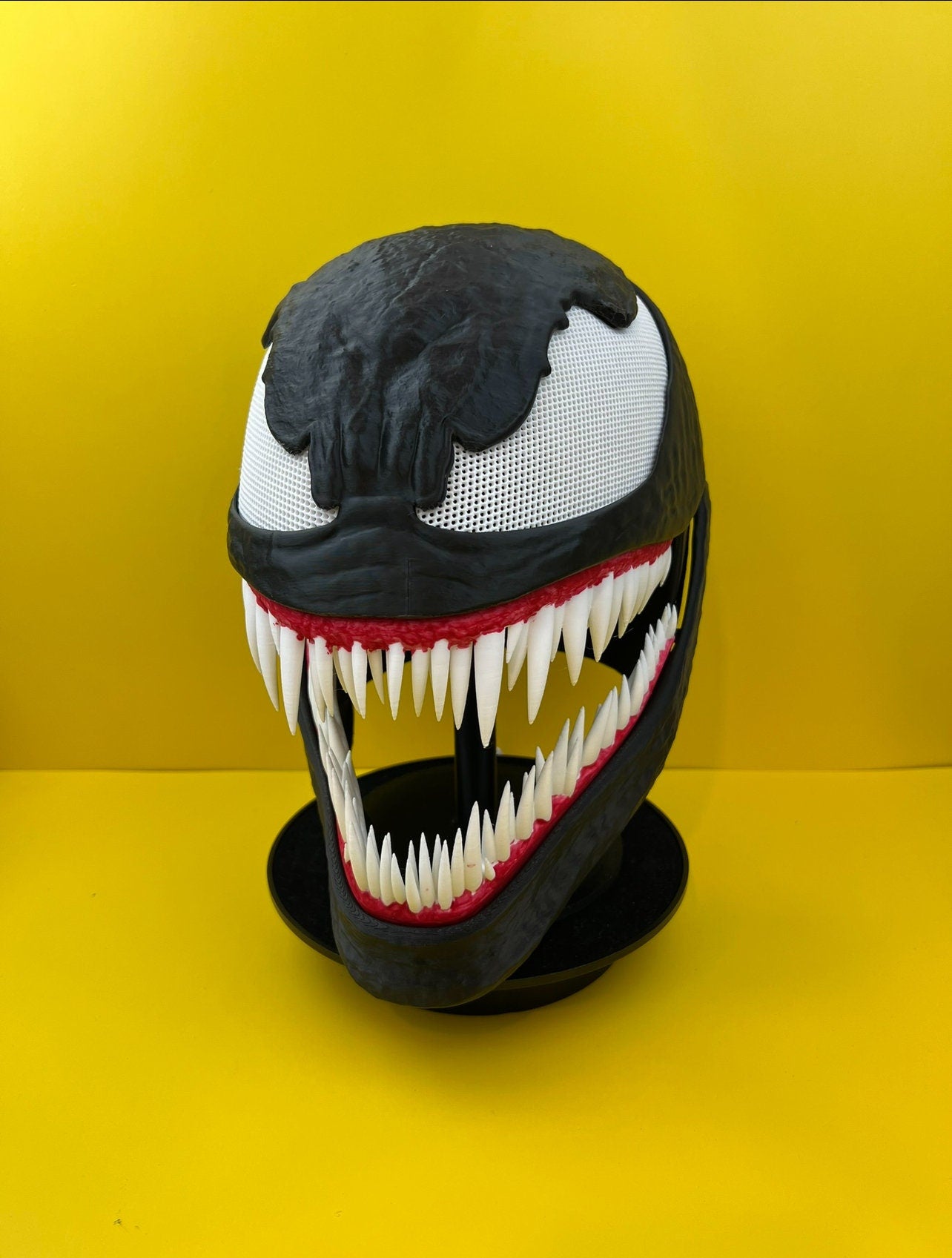 Ve-nom Mask with Moving Jaw - Full Face Cosplay Accessory - 3D printed Venm Helmet