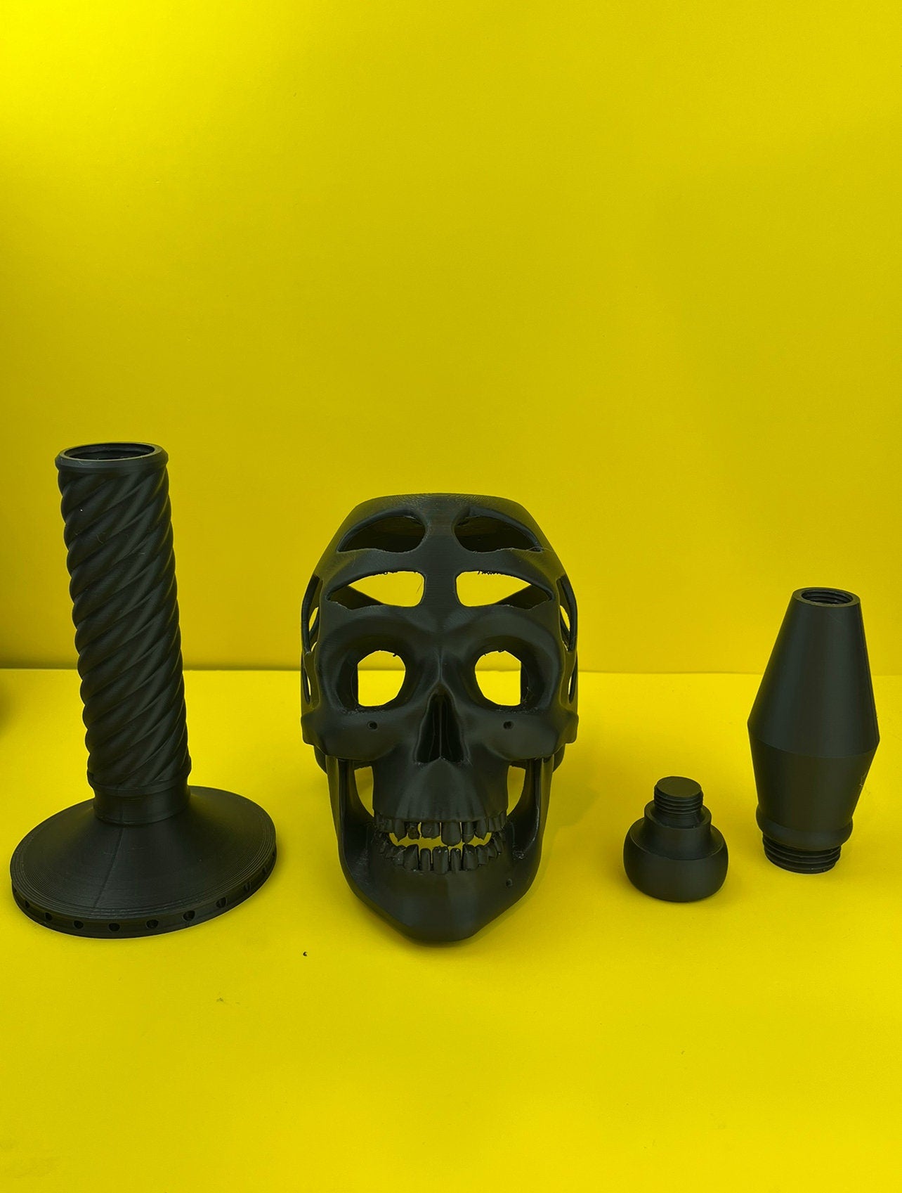 Skull Helmet and Mask Display Stand – Adjustable Skeleton Design for Helmets, Cosplay, and Masks