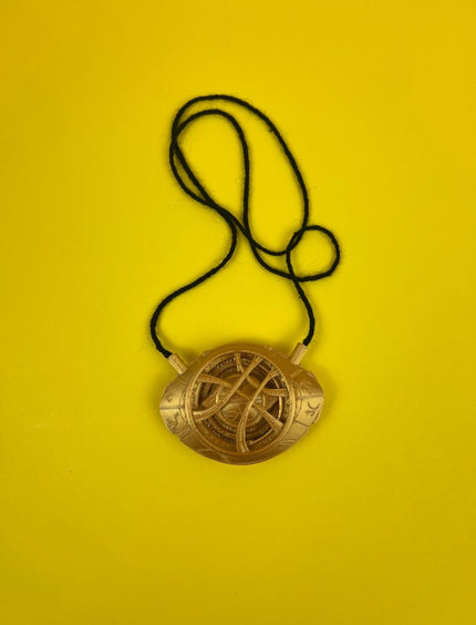 Dr. St-range Cosplay Set - Eye of Aga-motto, Cloak Brooc-hes & Sling Ring