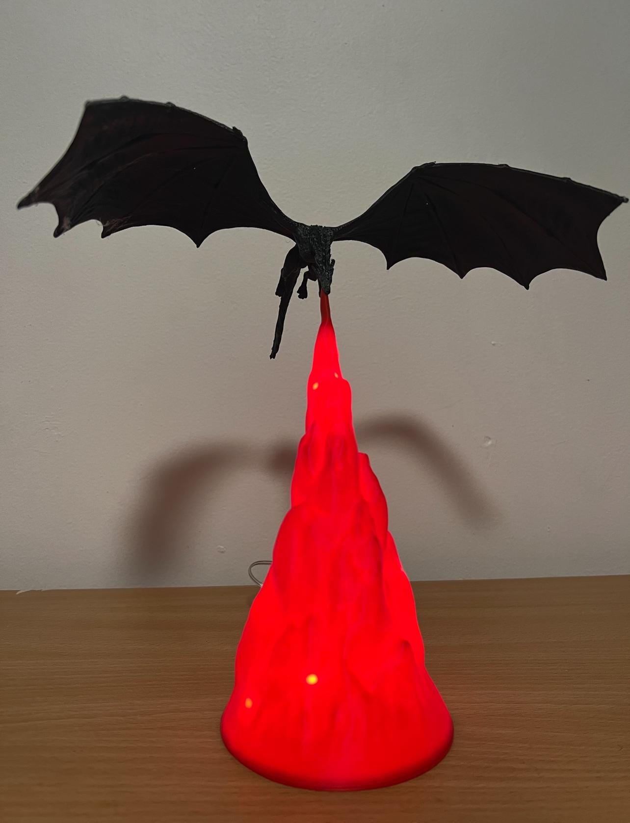 Dragon Fire Table Lamp – 3D Printed Fantasy Decor - Color-Changing