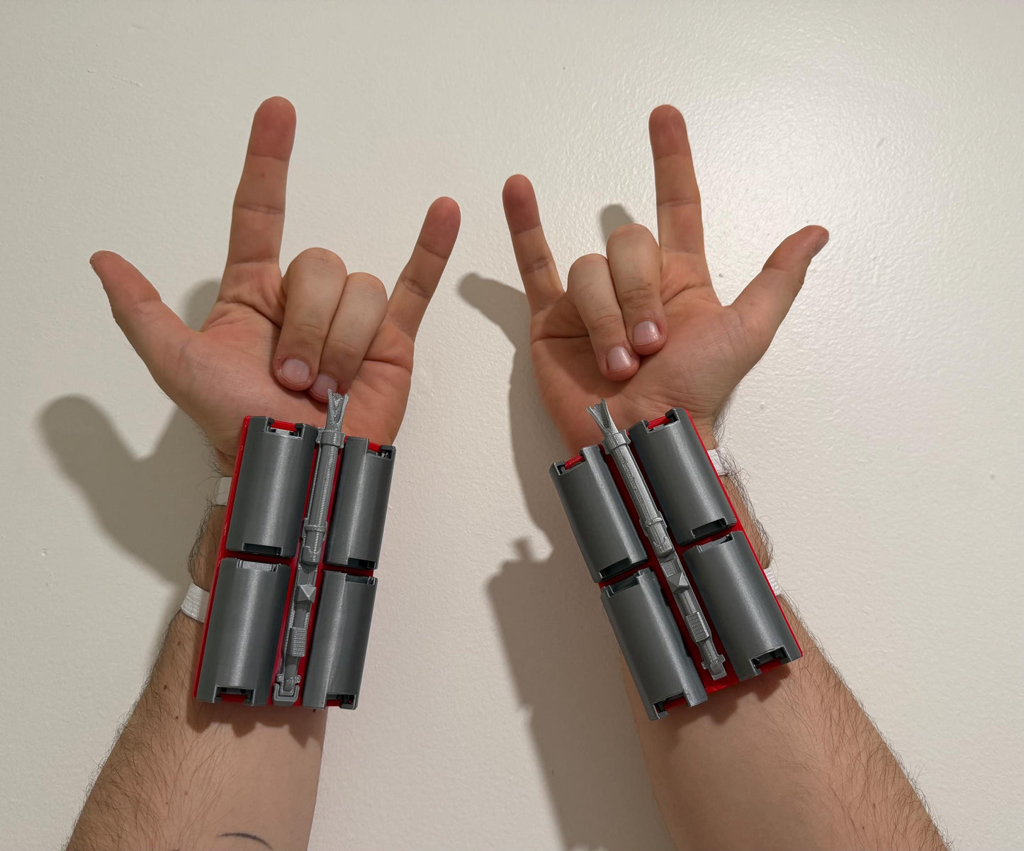 Spi-der-Man Web Shooter – Realistic 3D-Printed Wrist Gadget, Cosplay Accessory, Collector Gift, Dual Arm Set