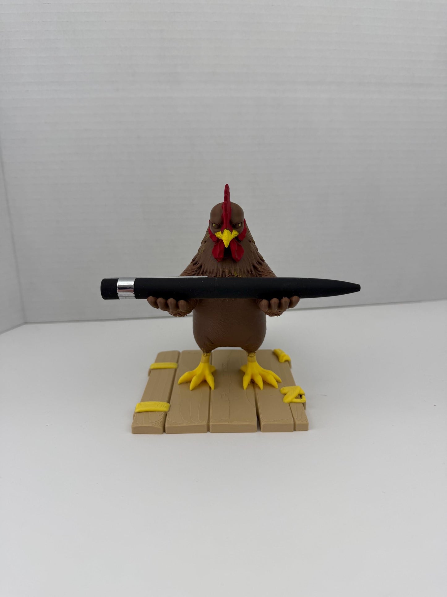 Lo Siento Wilson Rooster Pen Holder – Funny Chicken Desk Decor, Viral Animal Pen Stand, Unique Office Gift, Cute Farm Desk Accessory