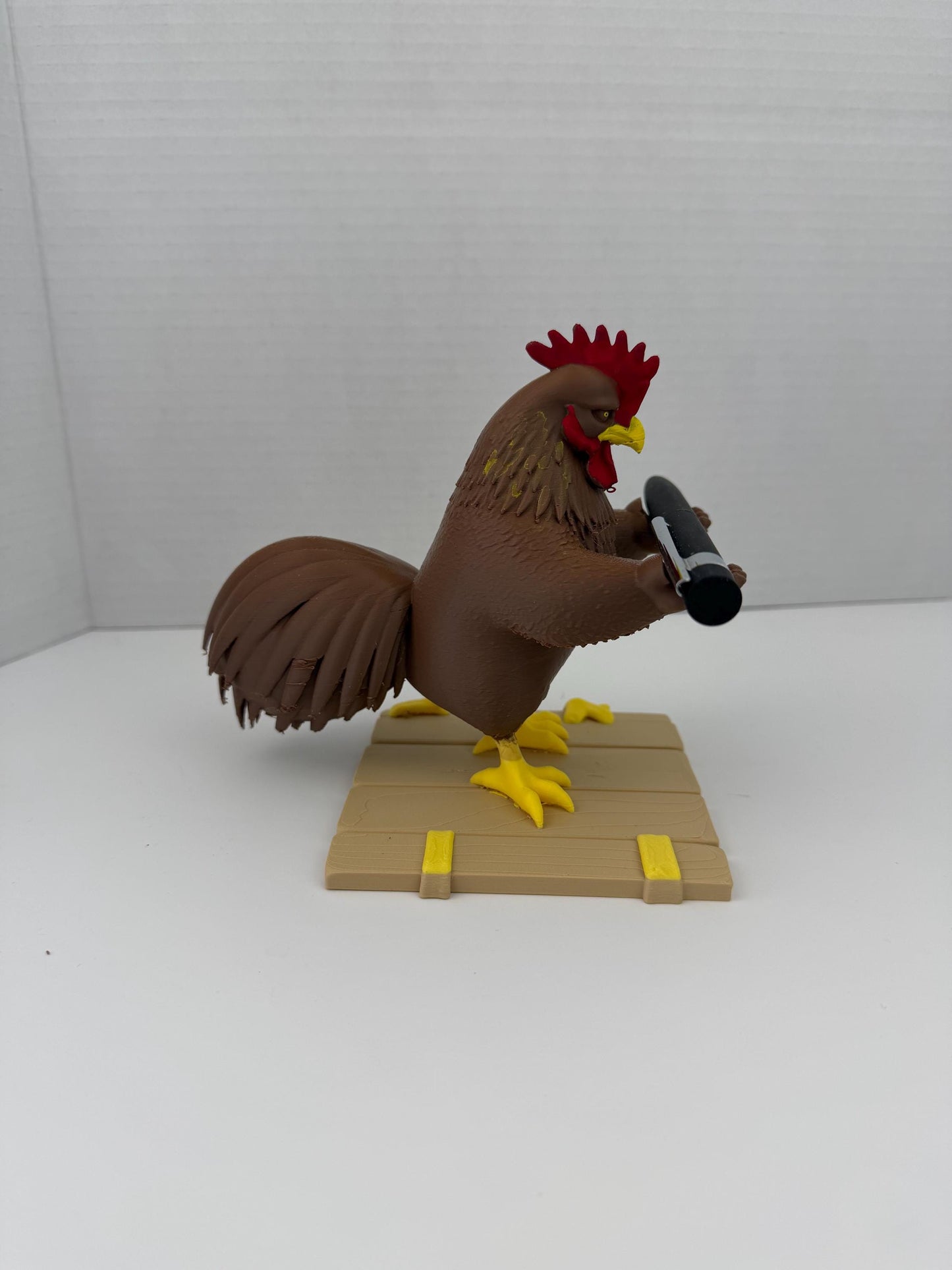 Lo Siento Wilson Rooster Pen Holder – Funny Chicken Desk Decor, Viral Animal Pen Stand, Unique Office Gift, Cute Farm Desk Accessory